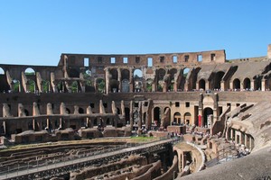 Interiorul Colosseumului din Roma