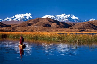 Lacul Titicaca sau Lacul Frumos, Bolivia si Peru