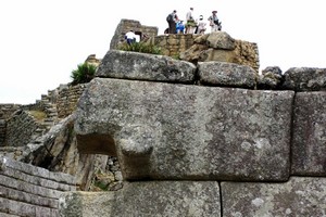 Marimea blocurilor de piatra de la Machu Picchu