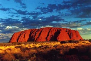 Masivul stancos Uluru